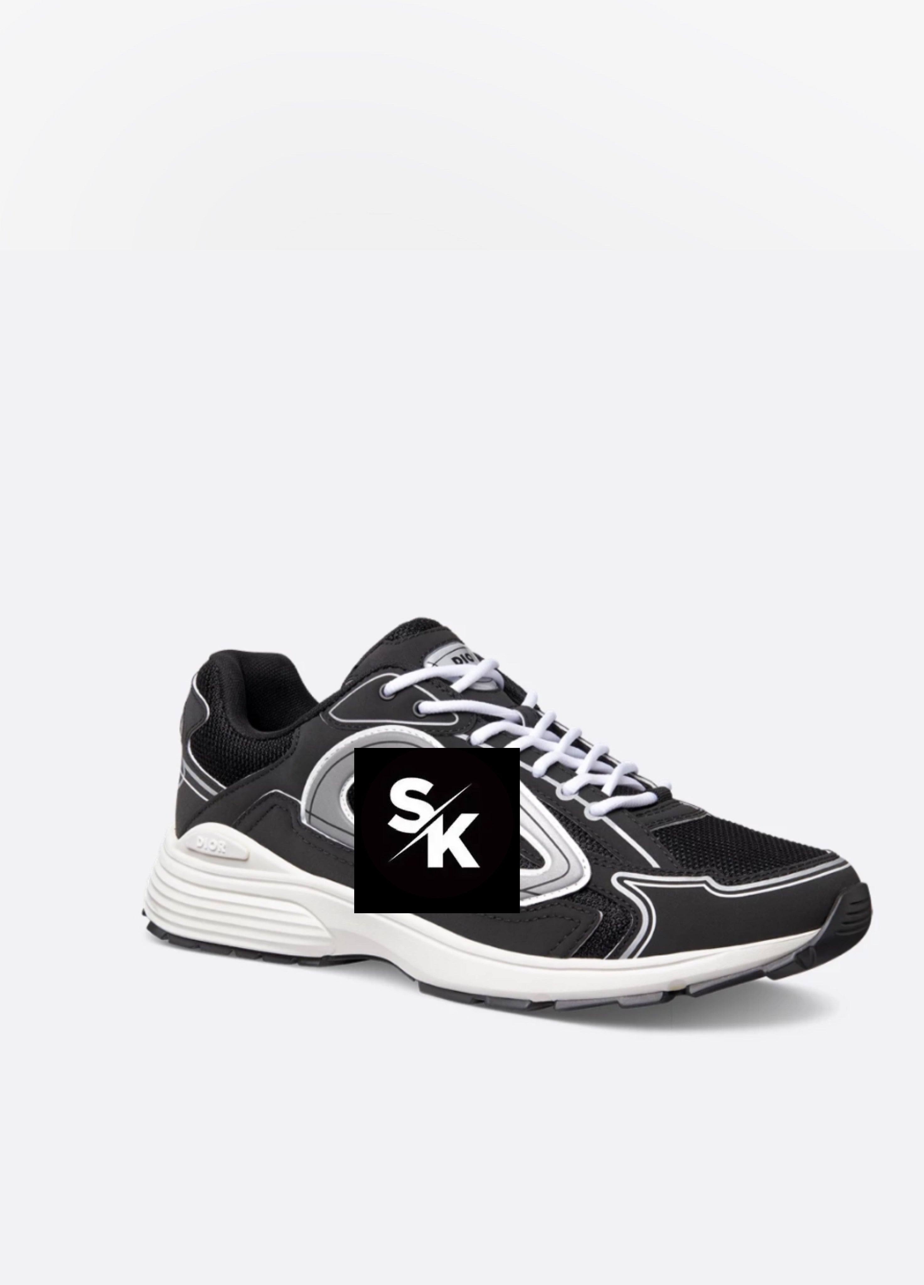 30 Sneakers Black n white